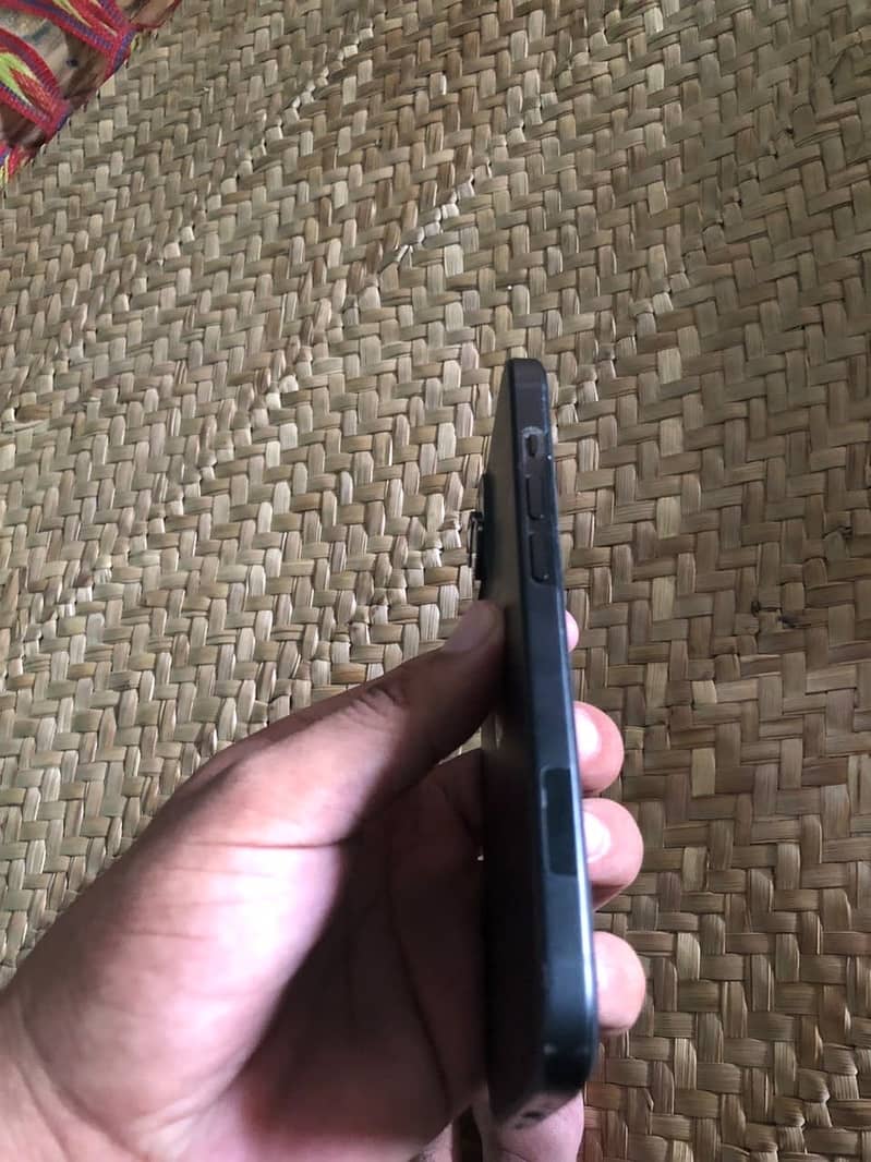 Apple iPhone 15 3