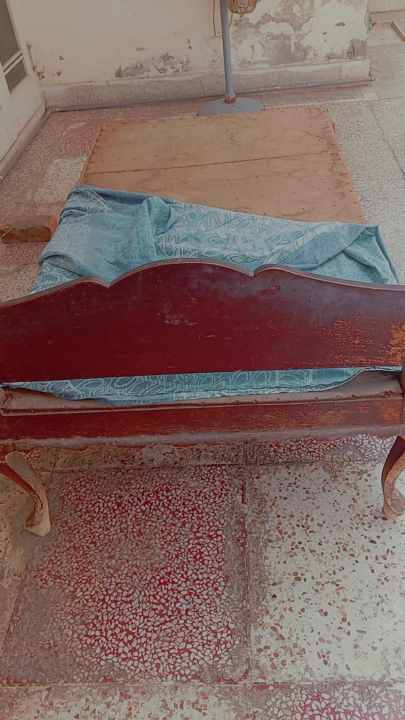 Single bed 0