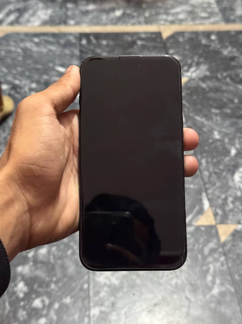 Apple iPhone 16 Plus 4