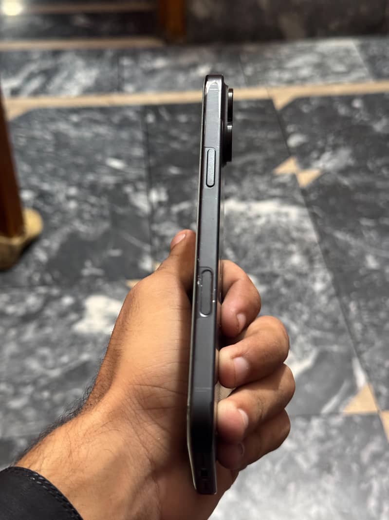 Apple iPhone 16 Plus 6
