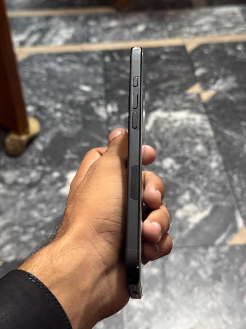 Apple iPhone 16 Plus 7