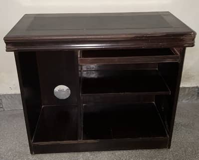 Computer table
