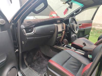 Toyota Fortuner Legender 2023