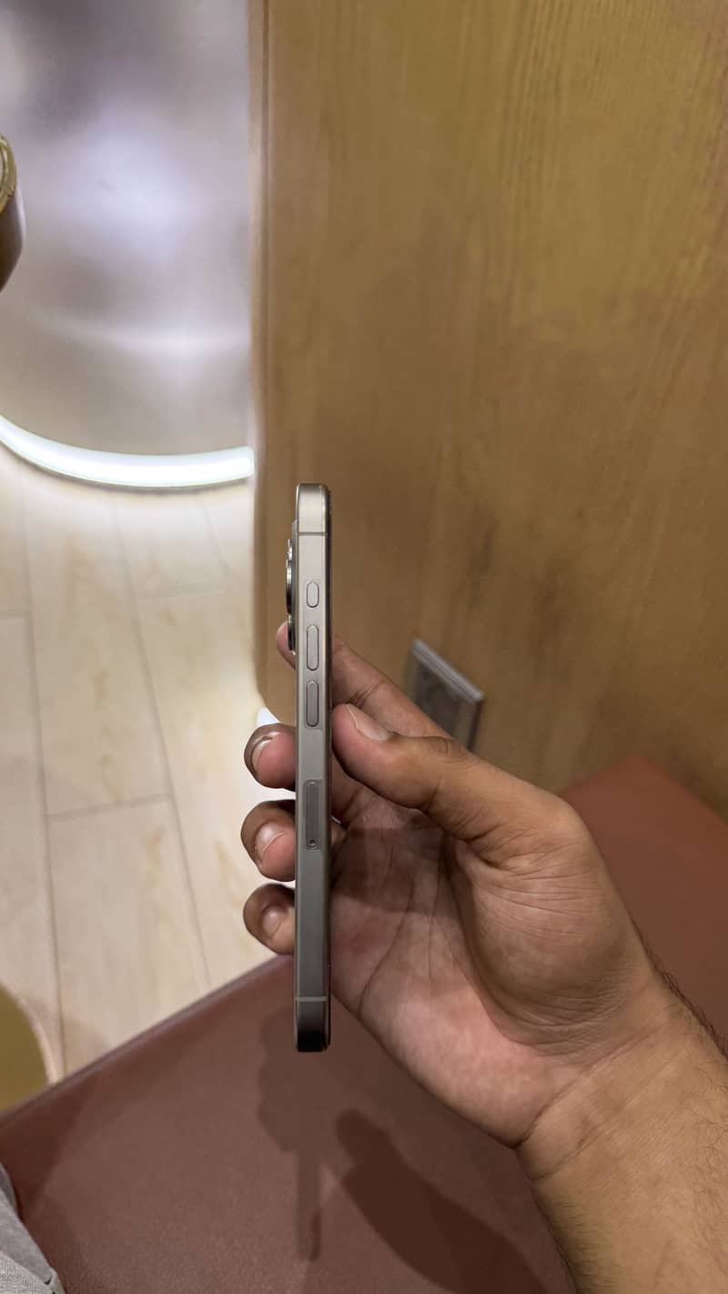 Apple iPhone 15 Pro 2