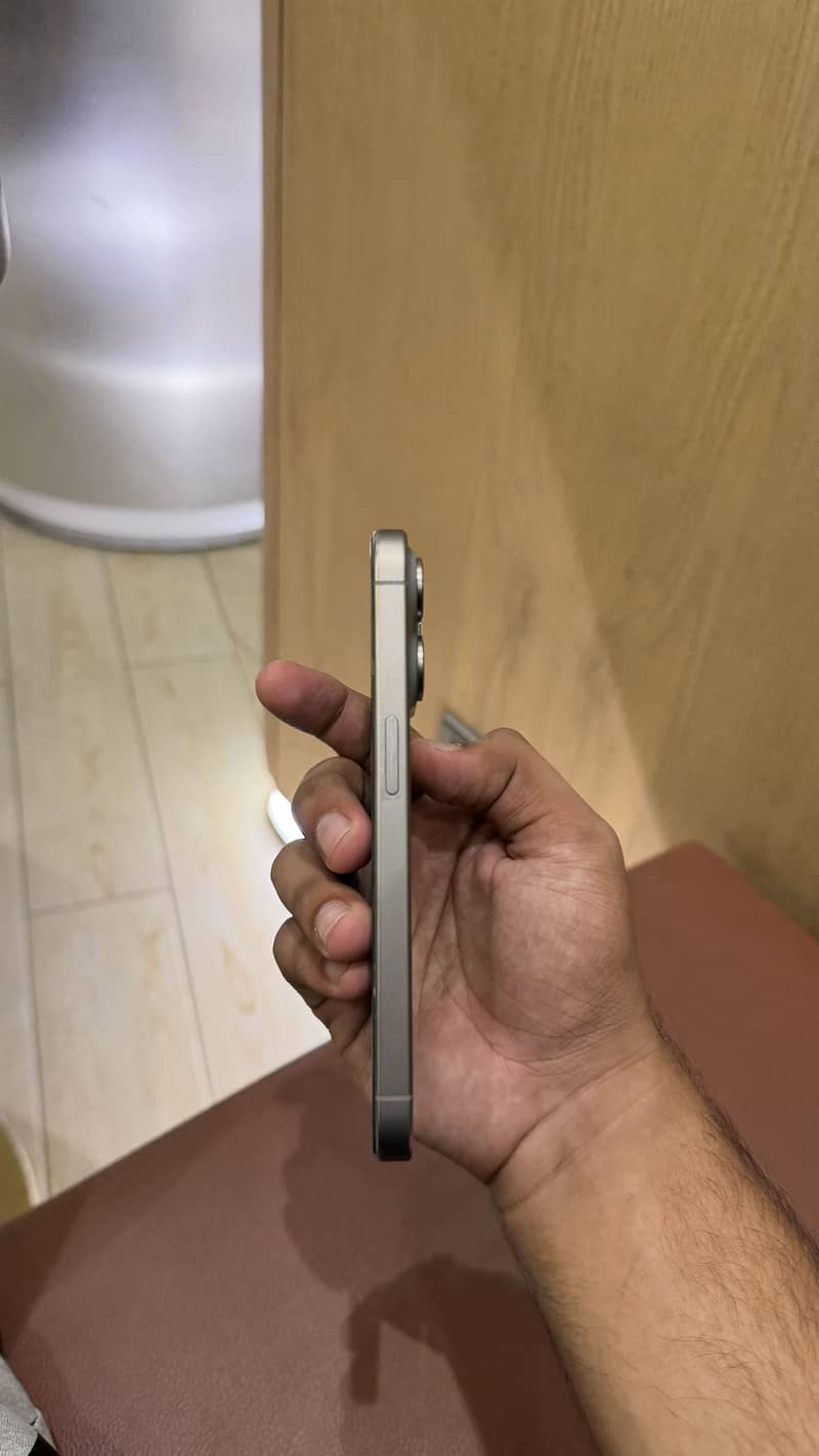 Apple iPhone 15 Pro 3