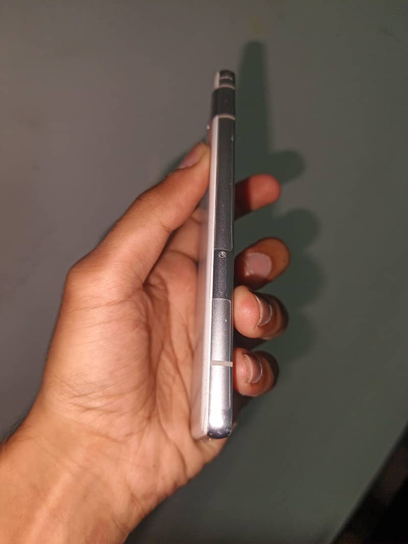 google pixel 7a 5