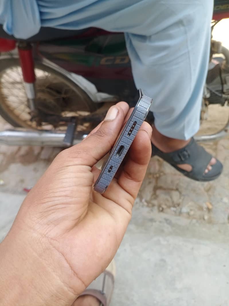 iPhone 12 pro 3