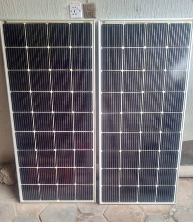 SOLAR PANELS ONLY 2 MONTHS USED