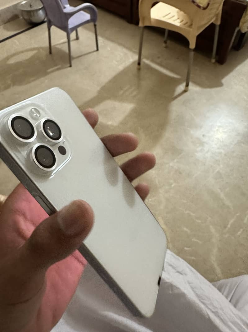 Apple iPhone 15 Pro Max 3