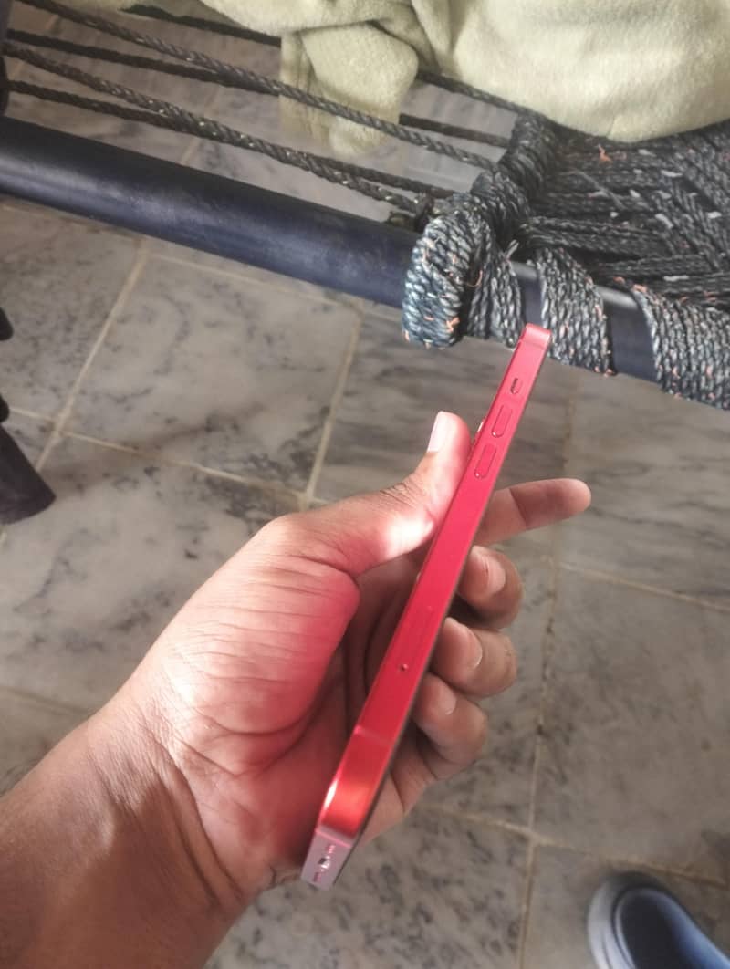 Apple iPhone 13 3