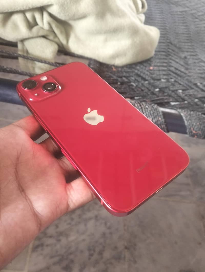 Apple iPhone 13 4