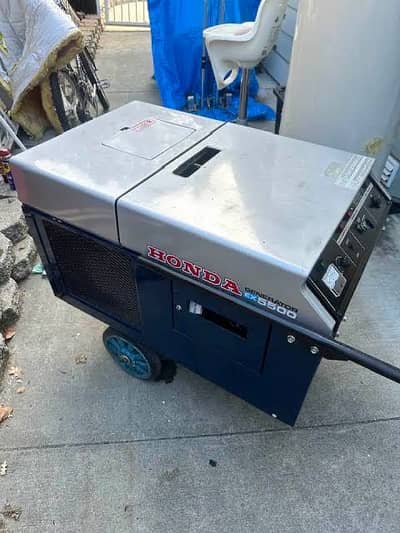 Honda 5.5kva canopy sealed generator.
