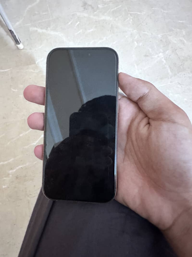 Apple iPhone 16 Pro 2