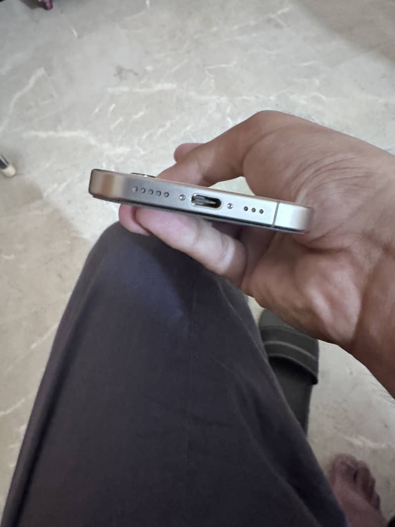 Apple iPhone 16 Pro 5
