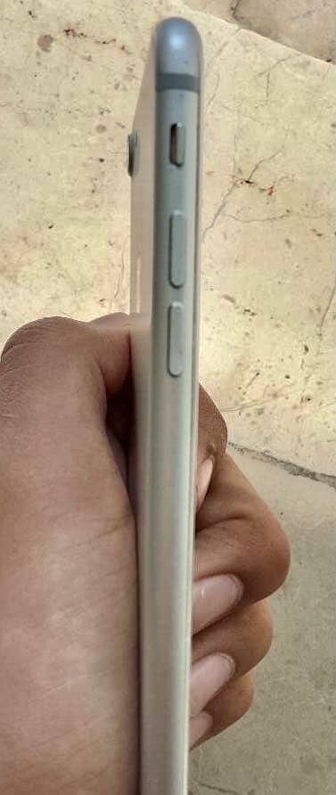 Apple iPhone 7 3