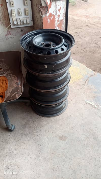 Toyota genuine condition rims 5 nuts