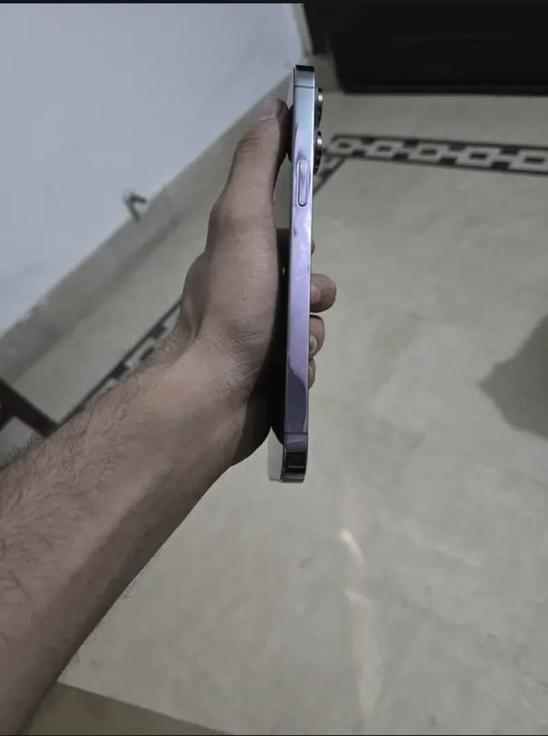 Apple iPhone 14 Pro Max 1