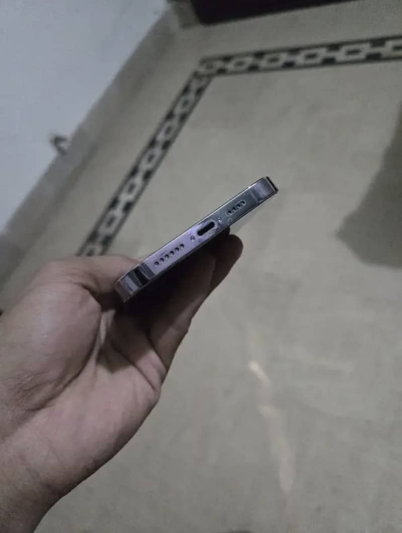 Apple iPhone 14 Pro Max 4