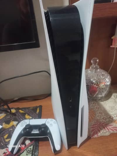ps5 fat dis. edition just like new no issue with original controller
