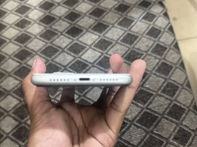 Apple iPhone 11 1