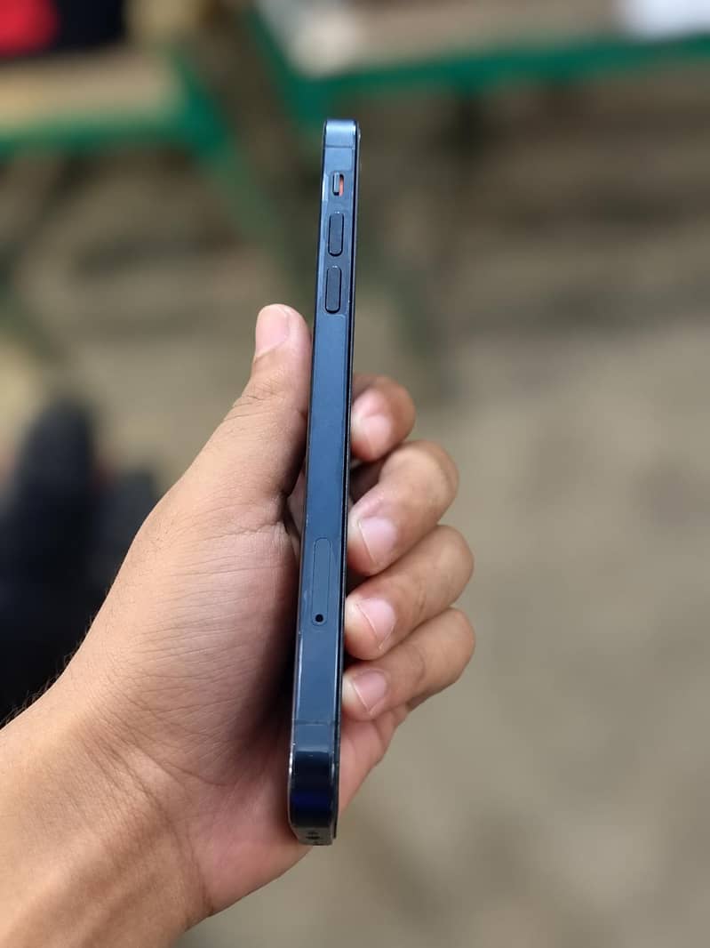 Apple iPhone 12 Pro 3