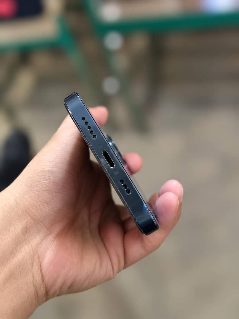 Apple iPhone 12 Pro 4