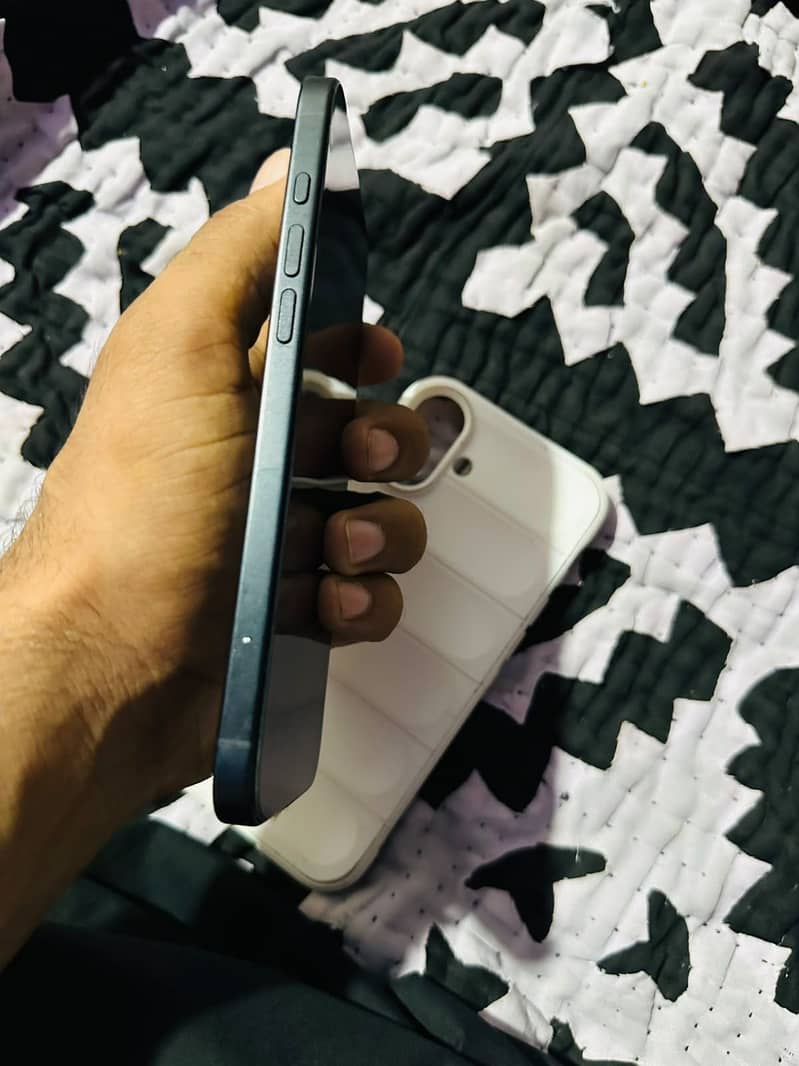 Apple iPhone 16 Plus 1