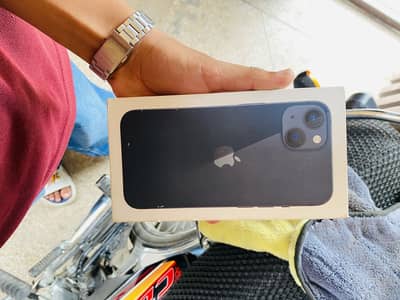 iPhone 13 - 128GB | JV Sim Lock | 11 Month Warranty (10/10 Condition)