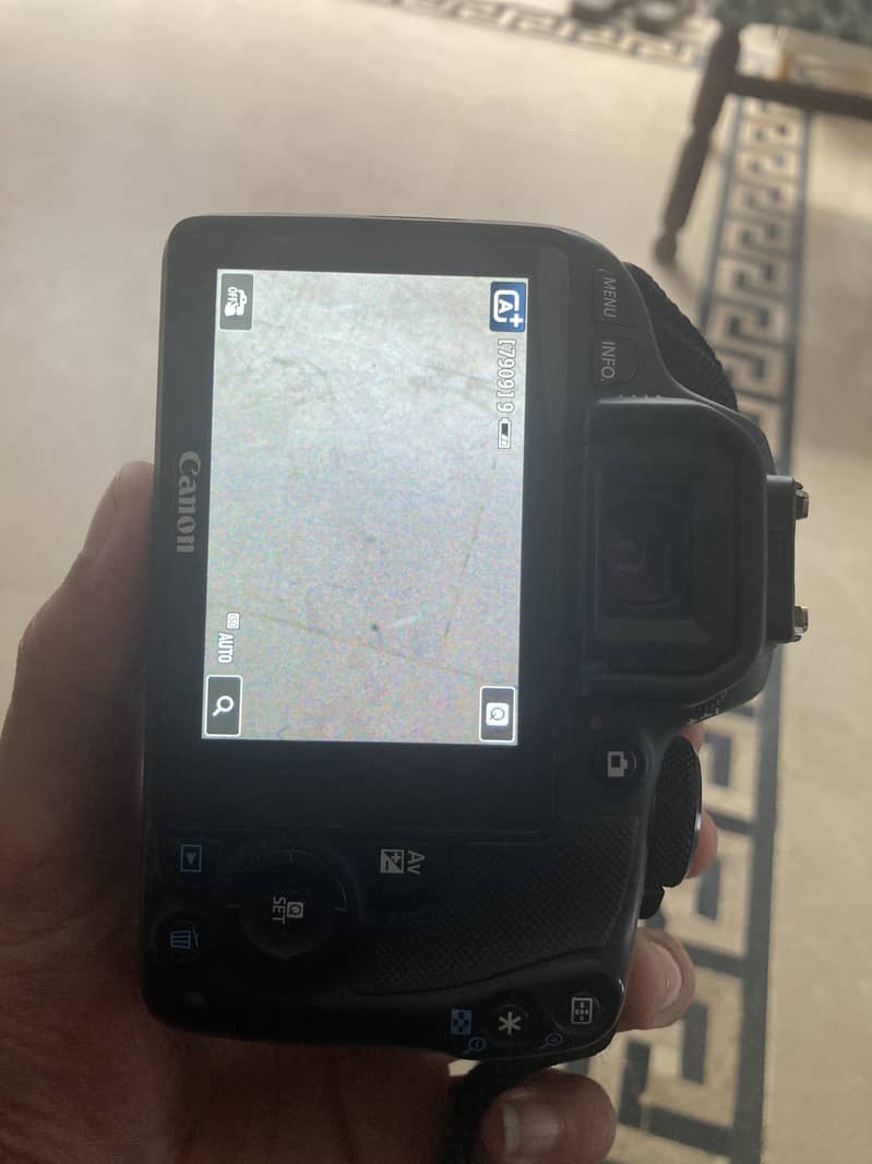 Canon EOS100D 3