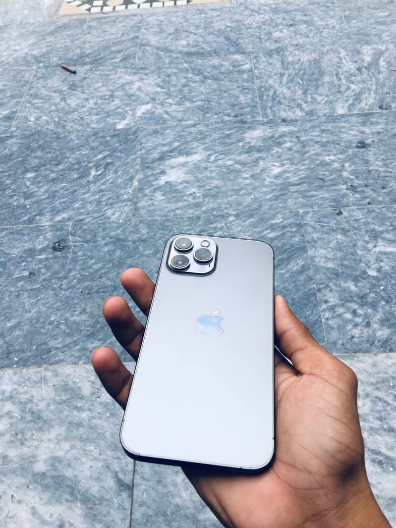 Apple iPhone 12 Pro Max 3