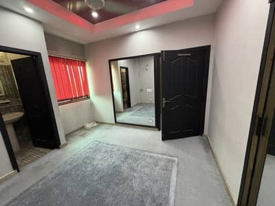 Flats available for rent family and bachelors