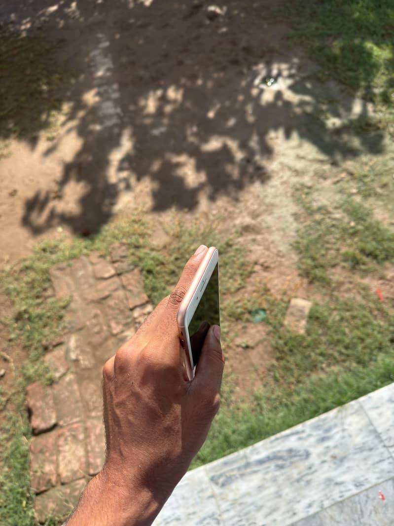 Apple iPhone 8 Plus 7