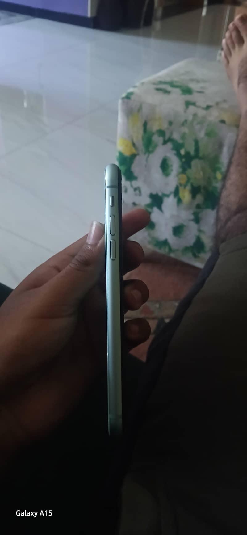 Apple iPhone 11 4