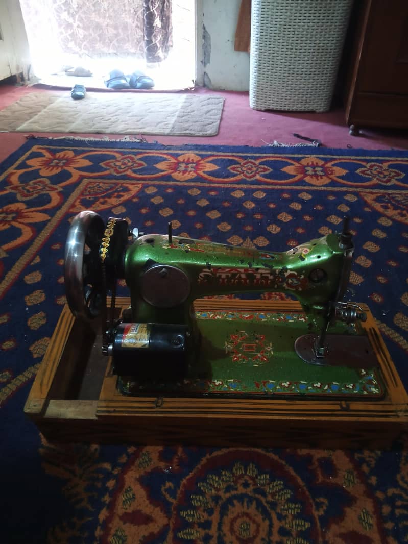 sewing machine 4