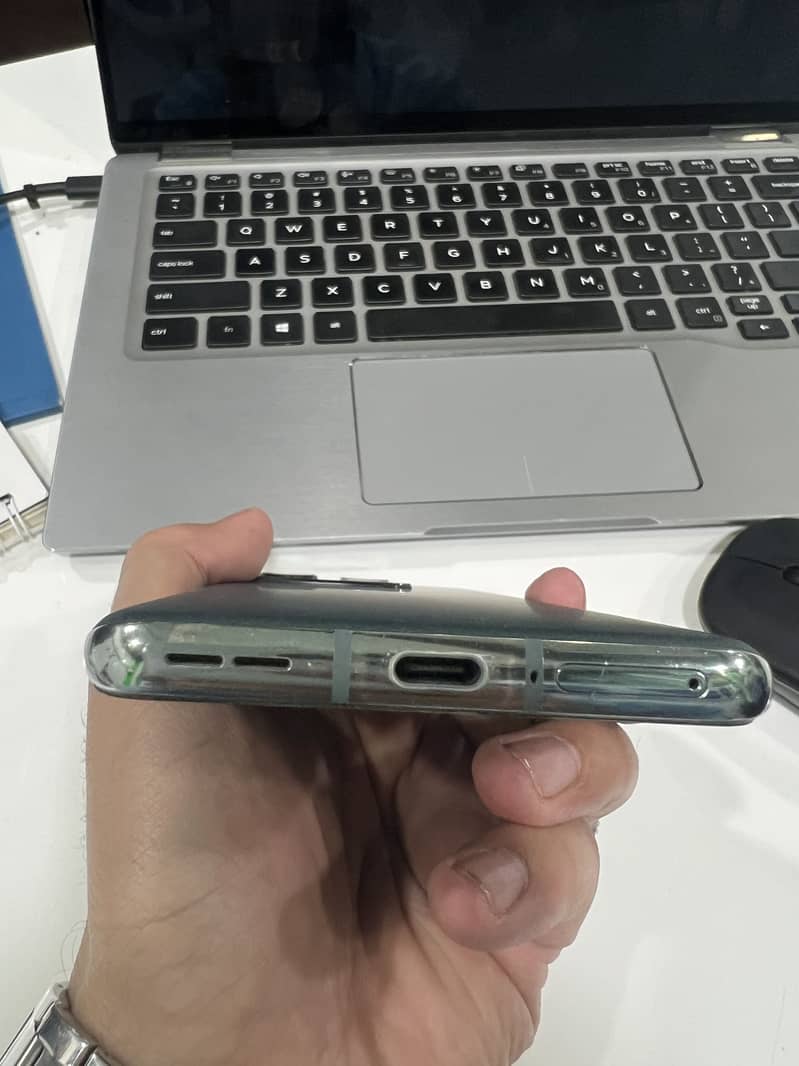 One Plus 10 Pro 4