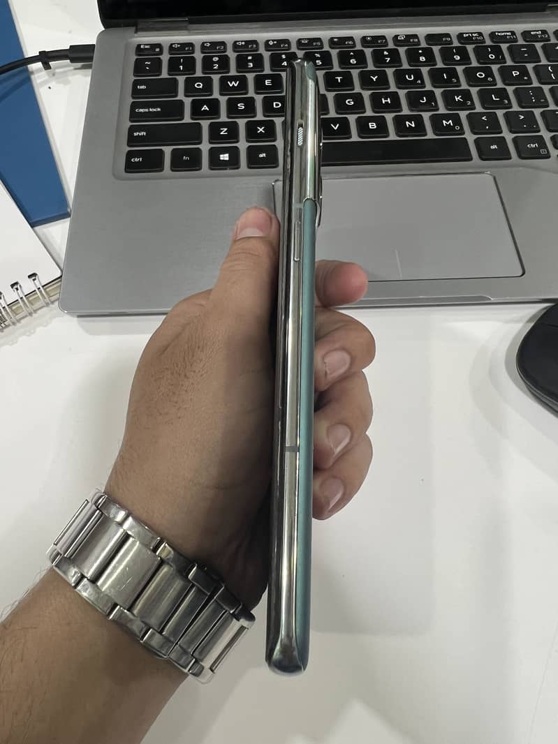 One Plus 10 Pro 5