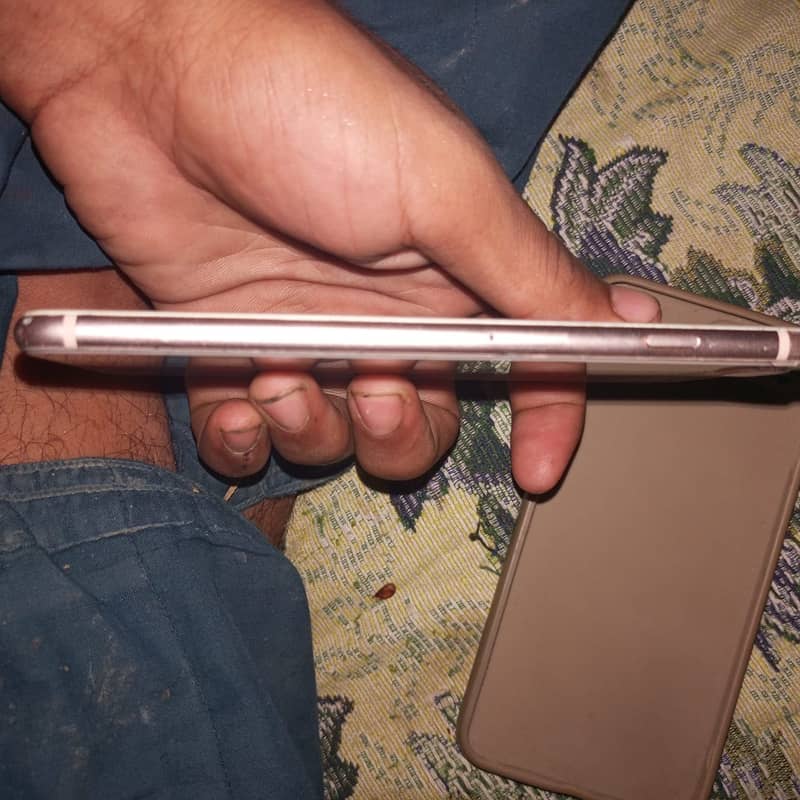 Apple iPhone 8 Plus 2