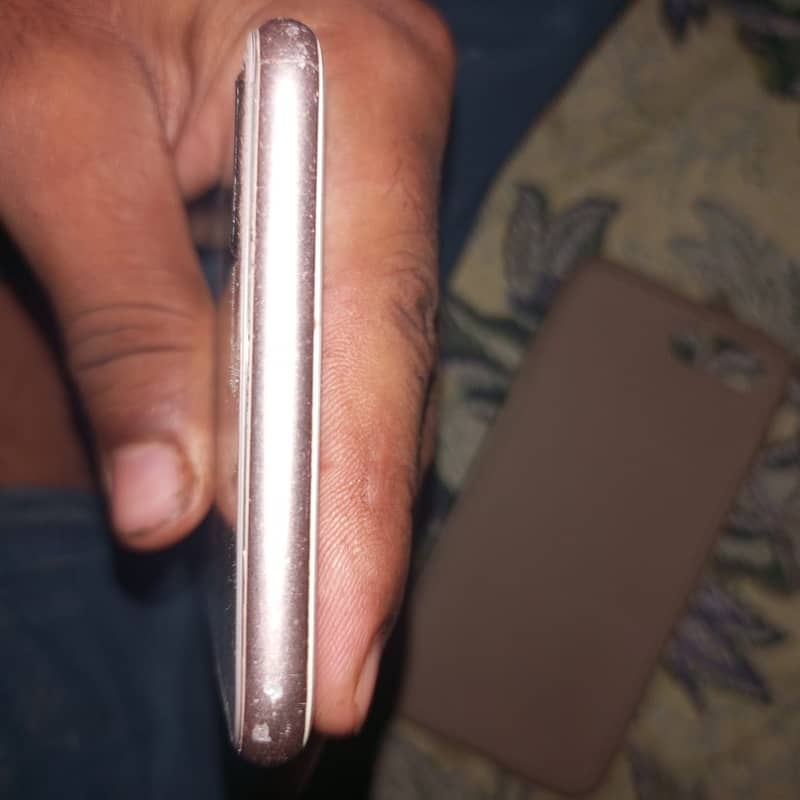 Apple iPhone 8 Plus 3