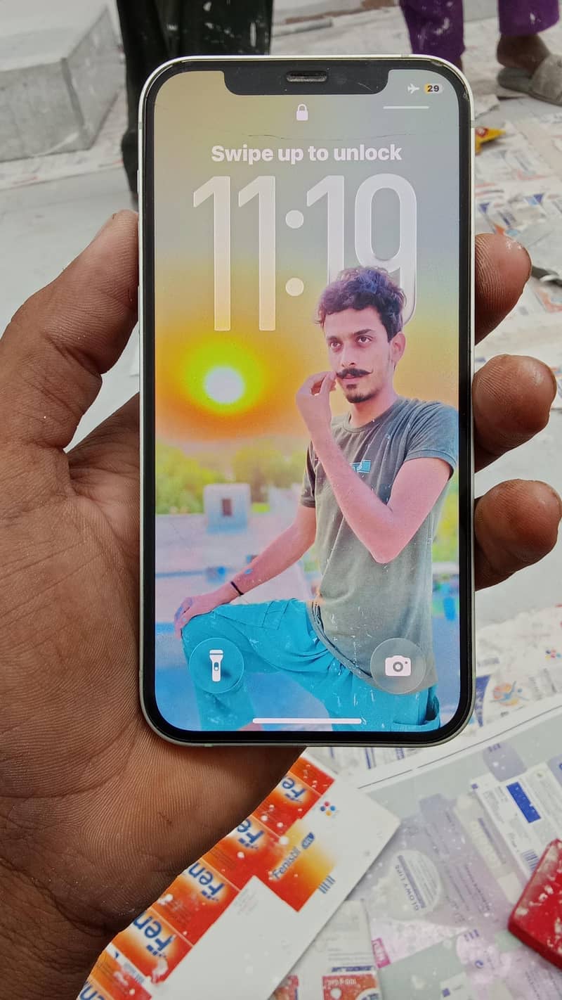 Apple iPhone 12 1
