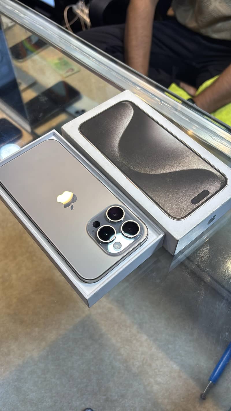 Apple iPhone 15 Pro 0