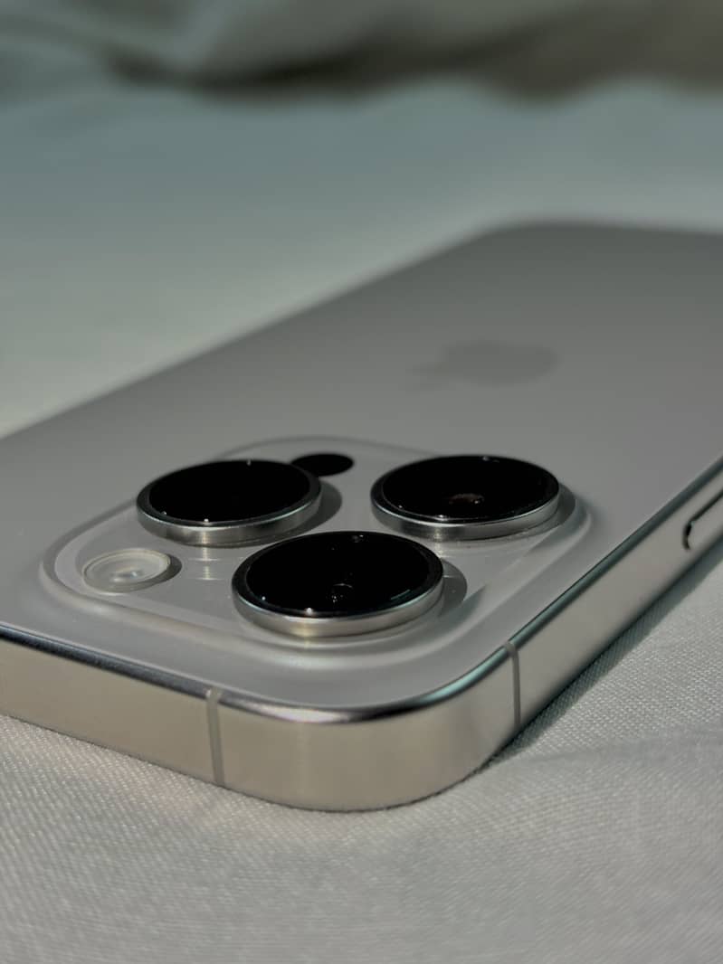 Apple iPhone 15 Pro 5