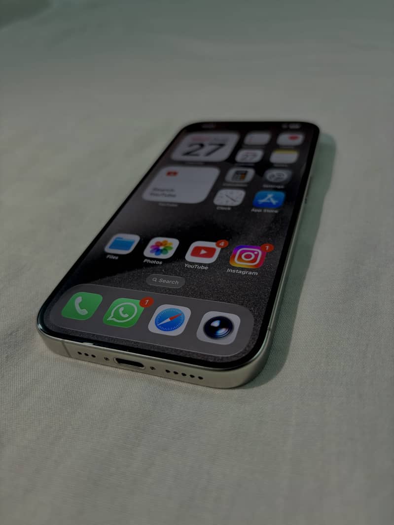 Apple iPhone 15 Pro 6