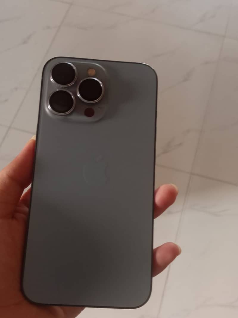 Apple iPhone 13 Pro 0