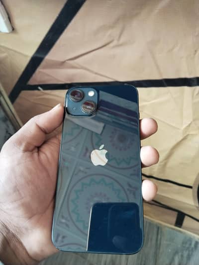 Apple iPhone 13
