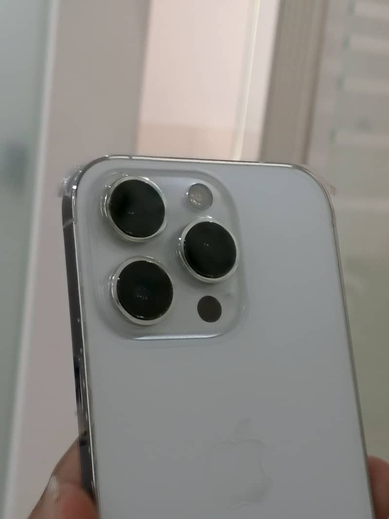 Apple iPhone 14 Pro 0