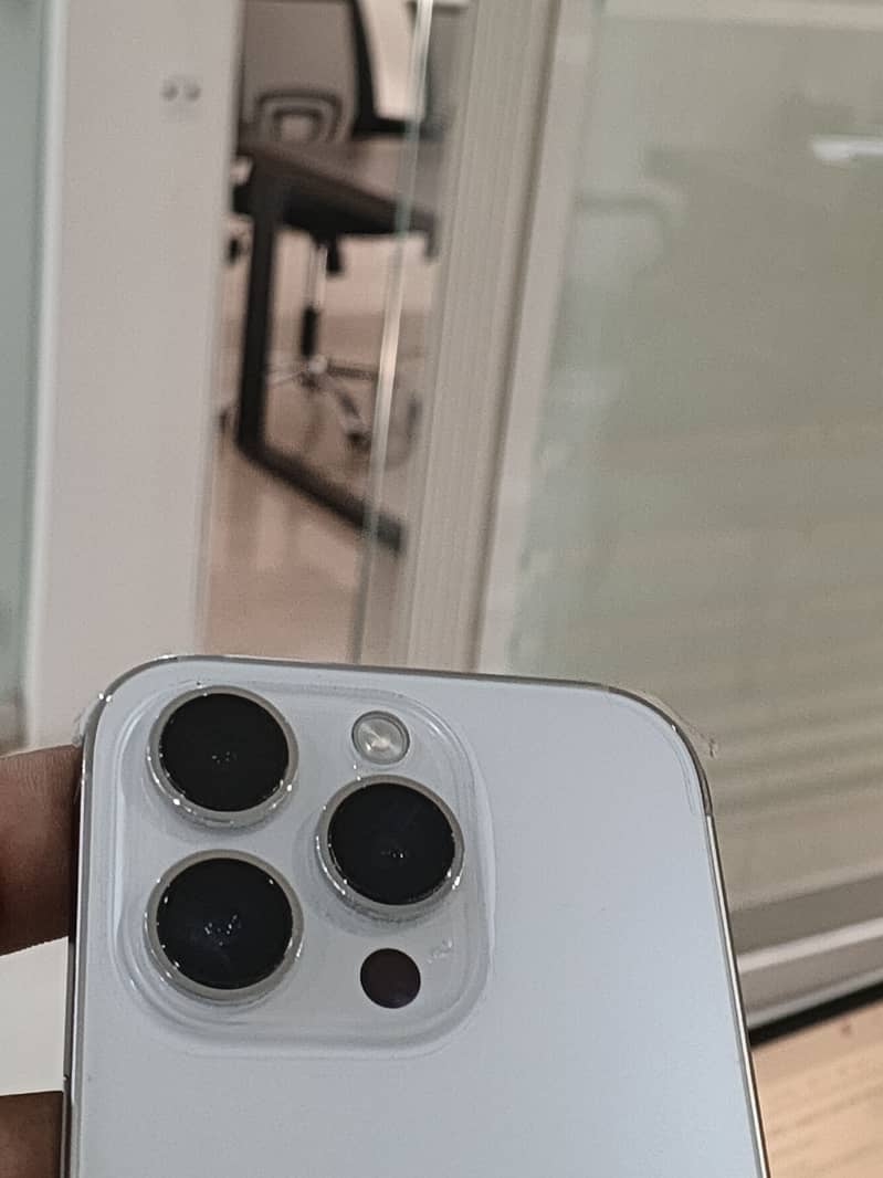 Apple iPhone 14 Pro 2