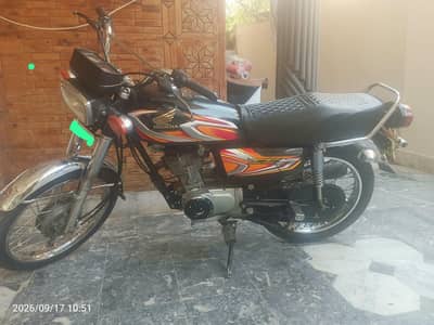 Honda 125 is in a very good condition