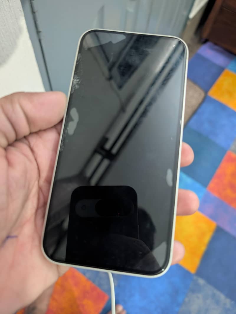 Apple iPhone 13 4