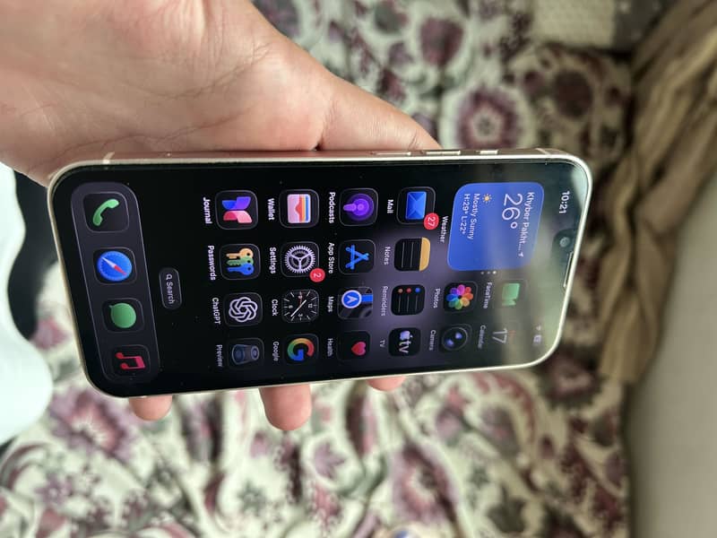 Apple iPhone 13 0
