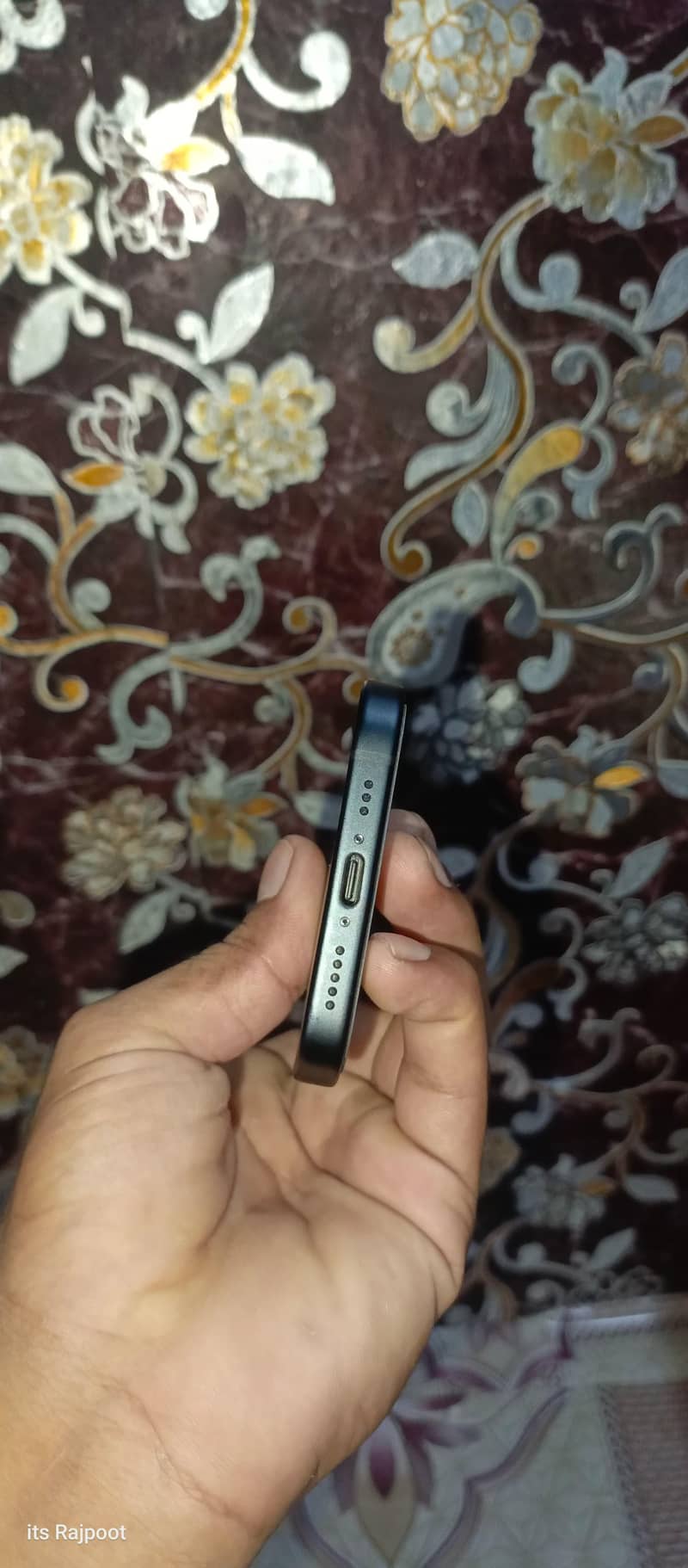 Apple iPhone 15 4